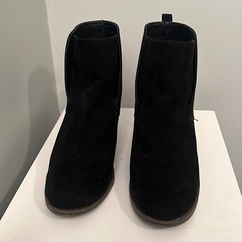 Women's Universal Thread Suede Wedge Booties - Picture 6 of 9